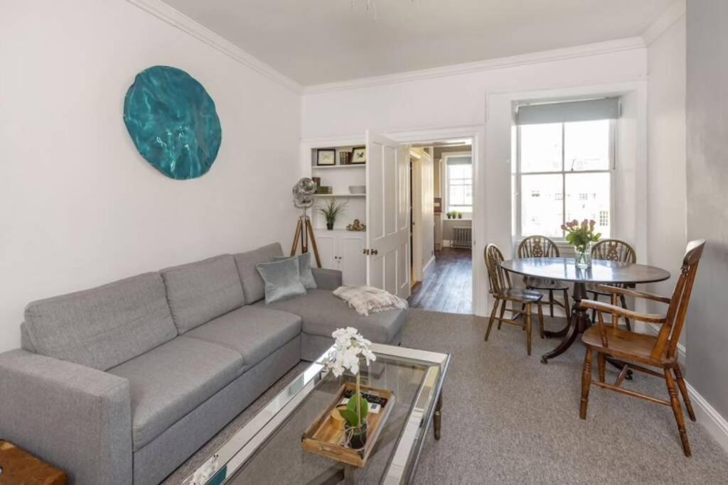 Georgian Apartment Located In The Center Of Bath. Exterior foto